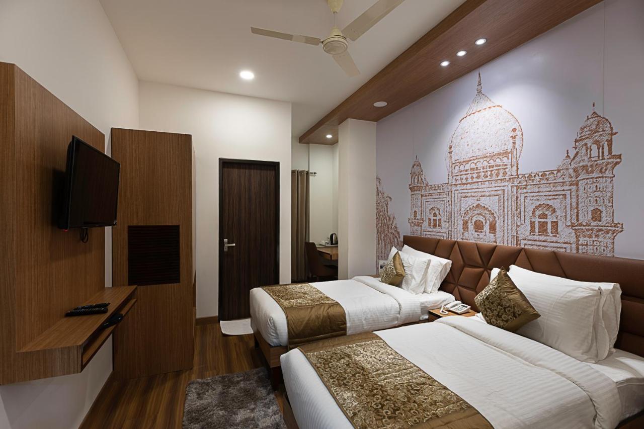 Delhieez - A Boutique Hotel Нью-Дели Экстерьер фото