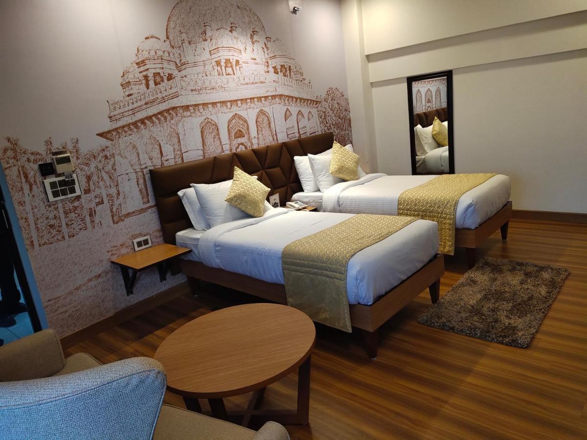 Delhieez - A Boutique Hotel Нью-Дели Экстерьер фото