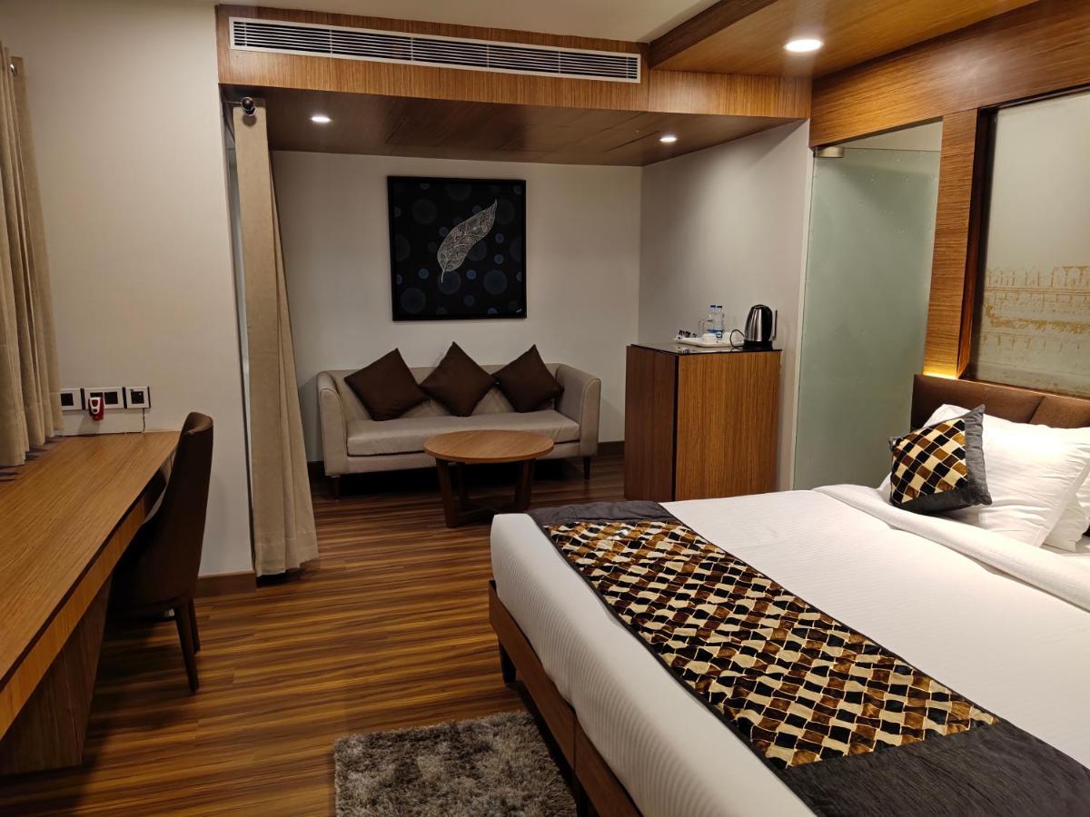 Delhieez - A Boutique Hotel Нью-Дели Экстерьер фото