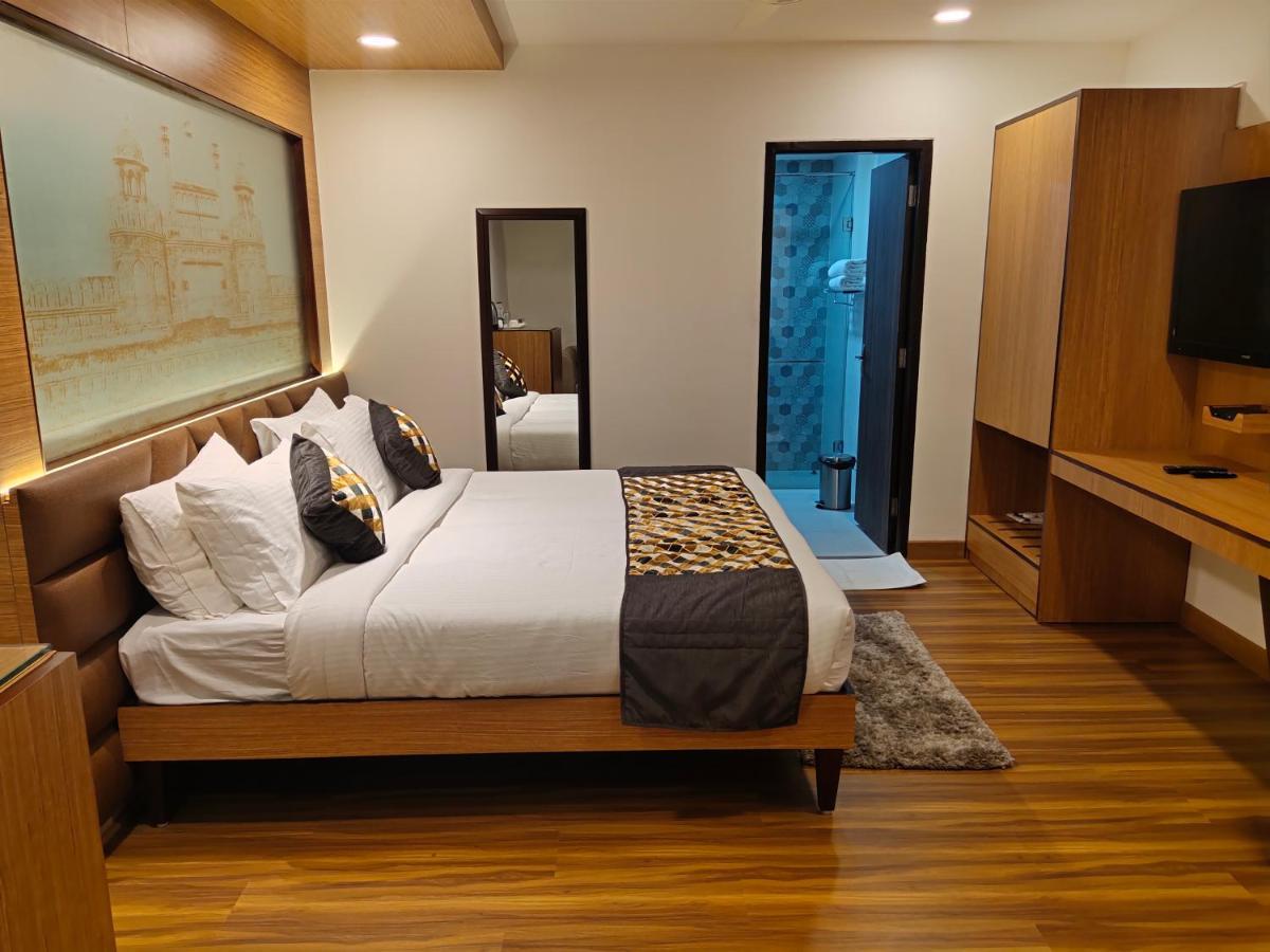 Delhieez - A Boutique Hotel Нью-Дели Экстерьер фото