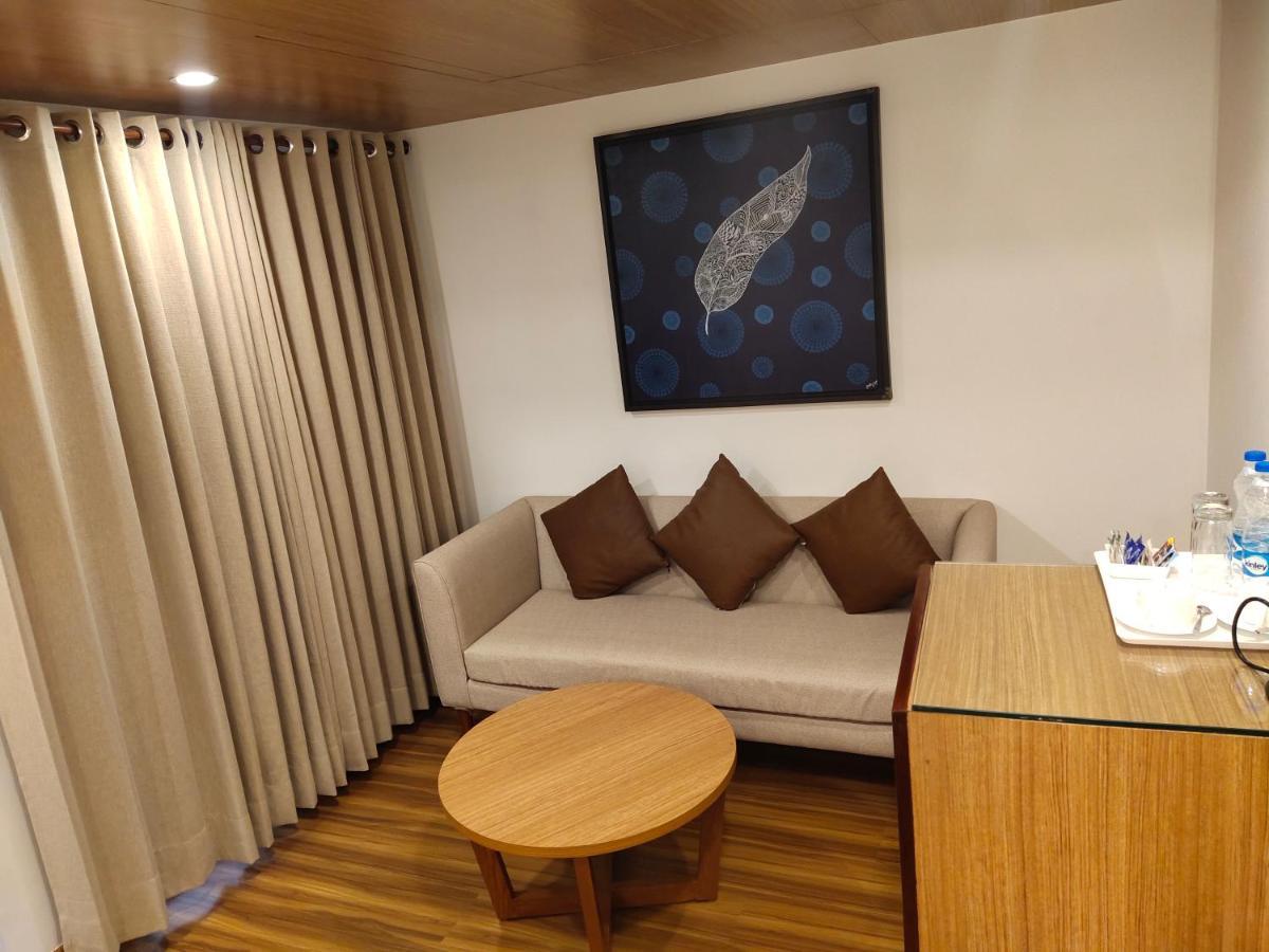 Delhieez - A Boutique Hotel Нью-Дели Экстерьер фото