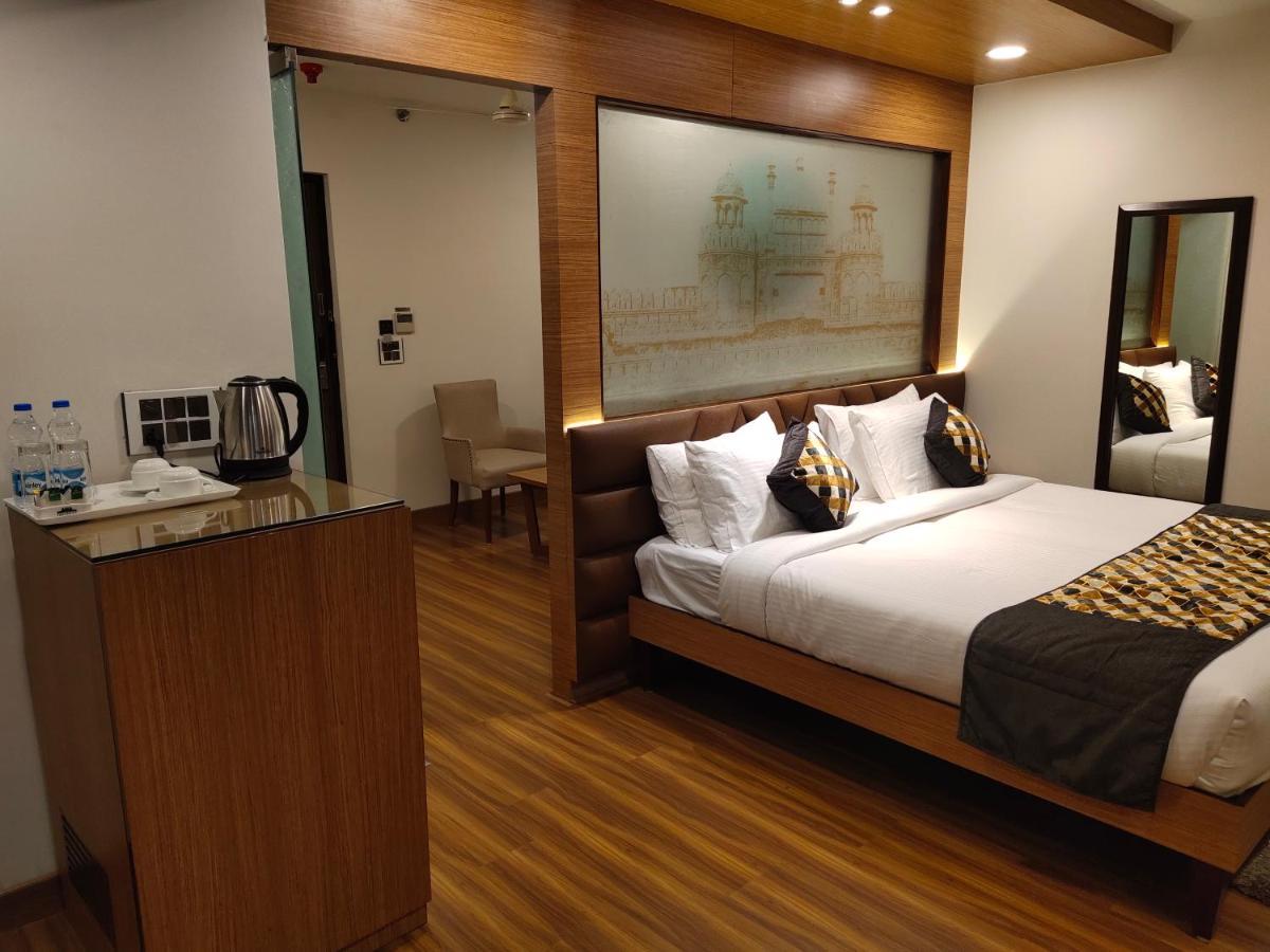 Delhieez - A Boutique Hotel Нью-Дели Экстерьер фото