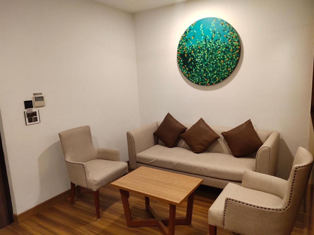 Delhieez - A Boutique Hotel Нью-Дели Экстерьер фото