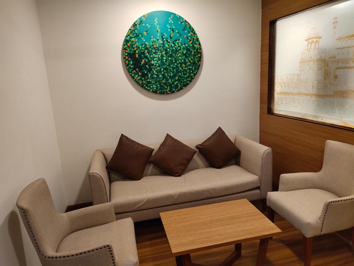 Delhieez - A Boutique Hotel Нью-Дели Экстерьер фото