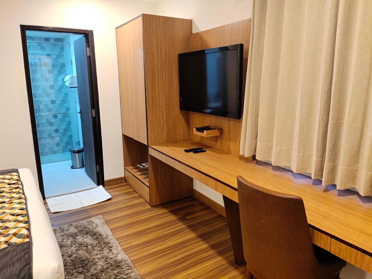 Delhieez - A Boutique Hotel Нью-Дели Экстерьер фото