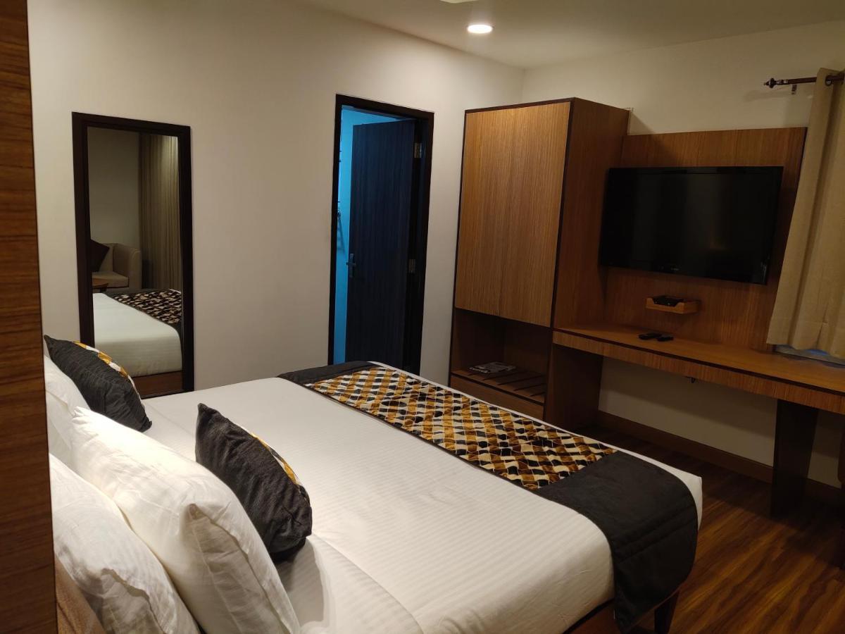 Delhieez - A Boutique Hotel Нью-Дели Экстерьер фото