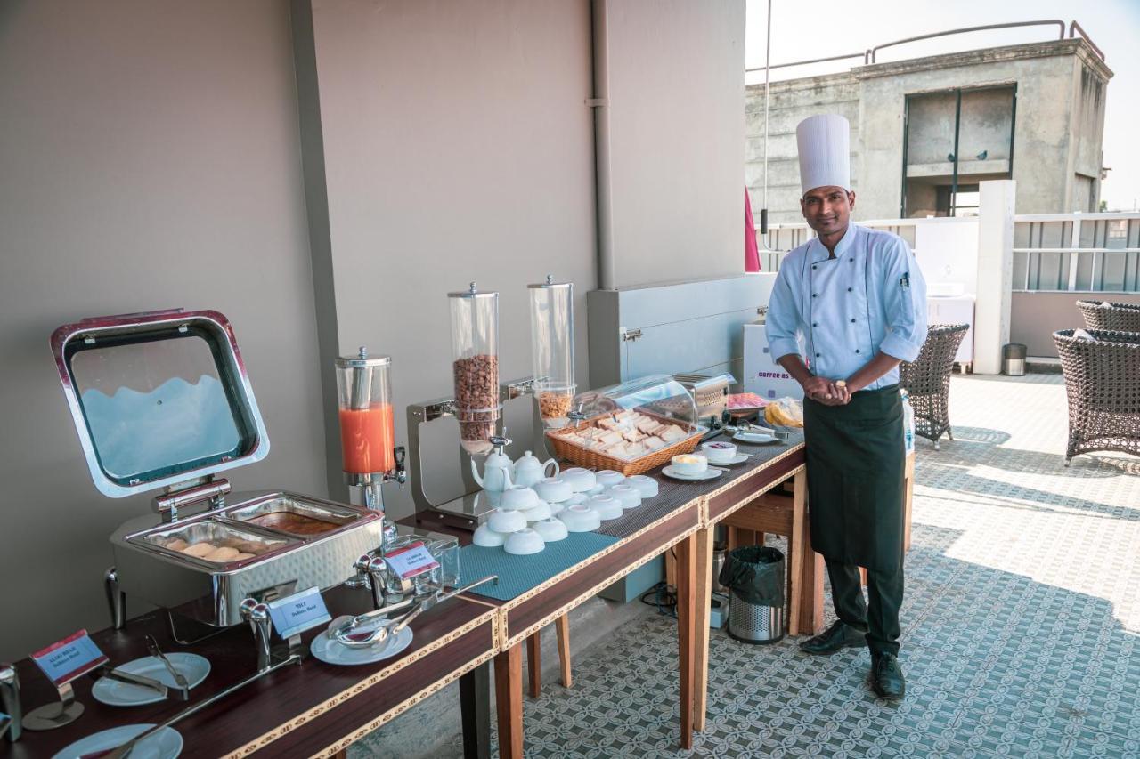 Delhieez - A Boutique Hotel Нью-Дели Экстерьер фото